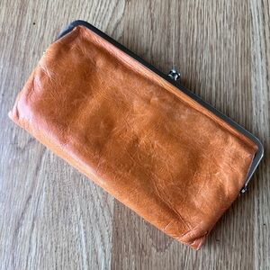 NWOT’s HOBO Lauren Clutch-Wallet in color natural